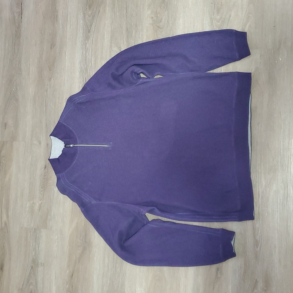 Tommy Bahama ¼ Zip Pull Over. I have 3 same sweaters, different colors tho.